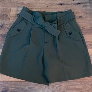 Contemporain bucket shorts